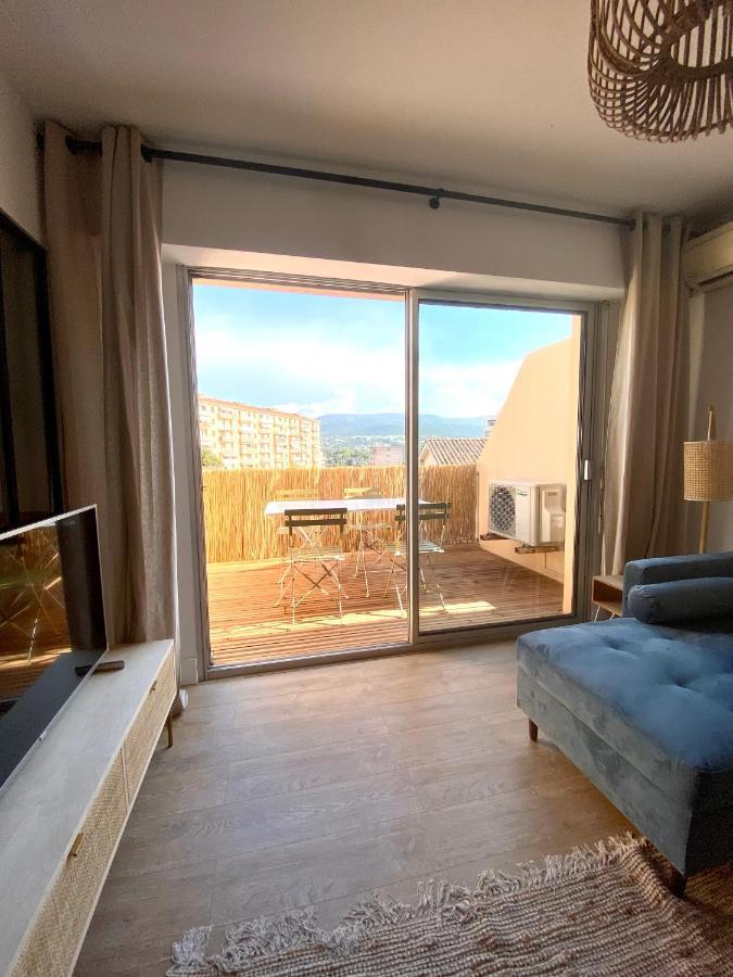 Superbe T2 Equipe Proche Centre Ville Ajaccio Avec Parking エクステリア 写真